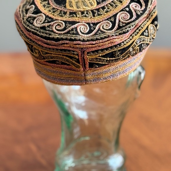 Embroidered Multicolor Vintage Women's Cap from Thailand 🇹🇭 - Picture 7 of 10